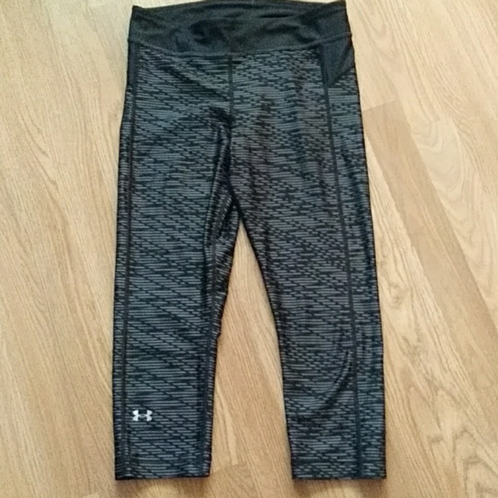 Under armour compression capri leggings